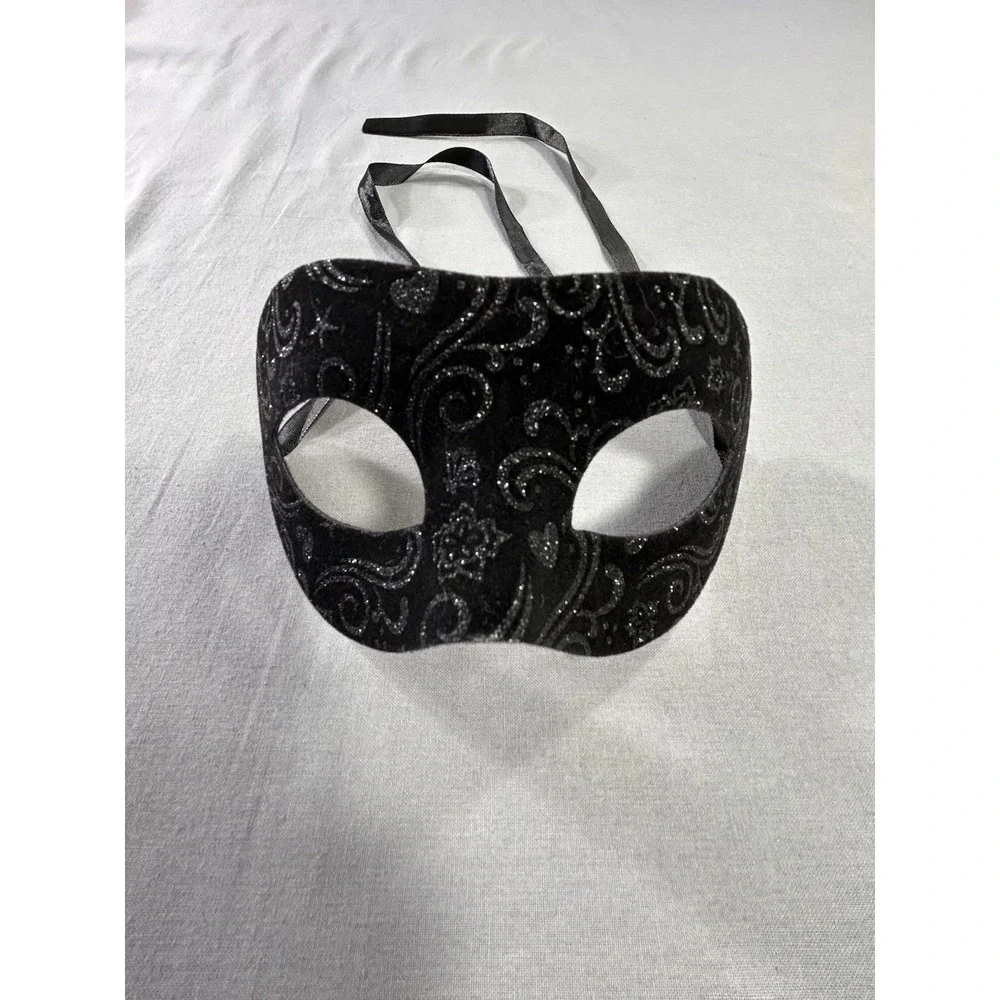 Venetian-style half-face masquerade‎ black mask glitter scrollwork design Adult
